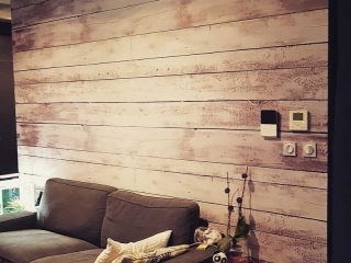 Décoration murale adhésive faux bois pour séjour montpellier